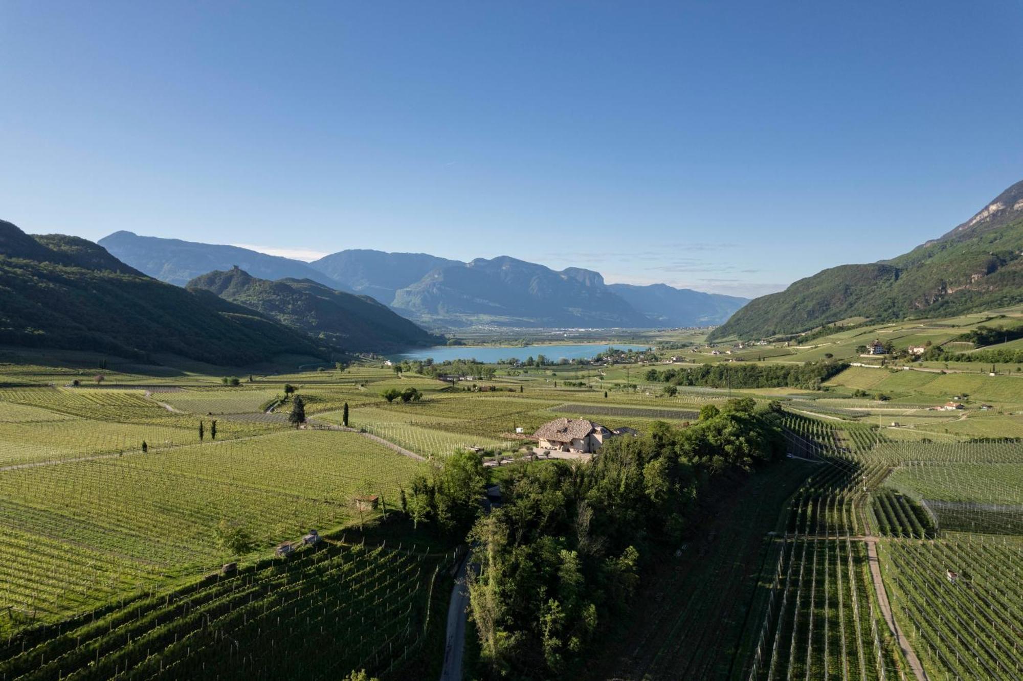 Ansitz Battisti Suites (Adults Only) Кальдаро Экстерьер фото