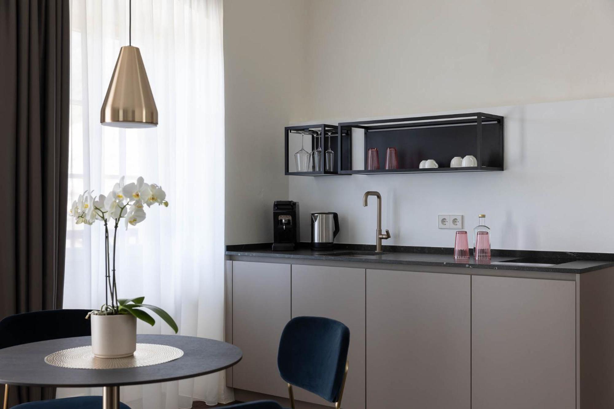 Ansitz Battisti Suites (Adults Only) Кальдаро Номер фото