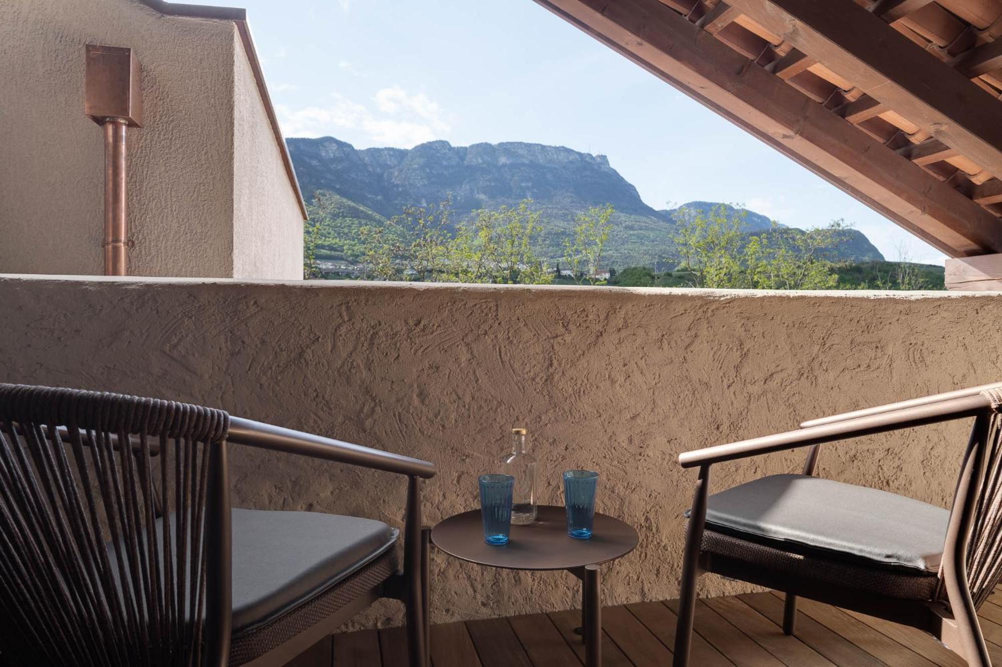 Ansitz Battisti Suites (Adults Only) Кальдаро Номер фото